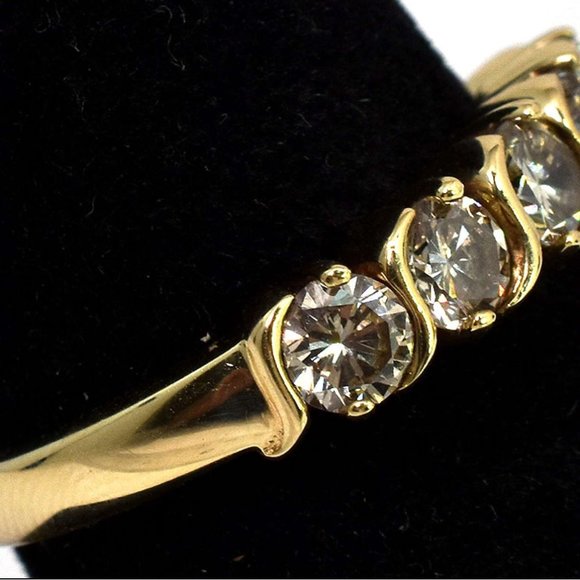 STUNNING 0.80CTW DIAMOND BAND!!! - Picture 5 of 6